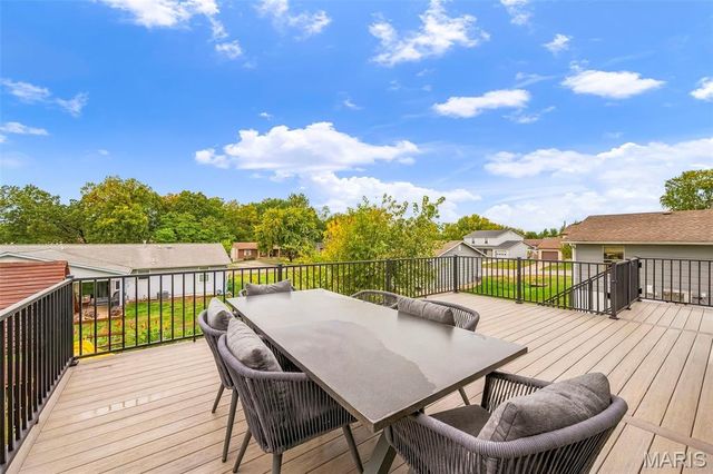 113 El Perro Drive, St Peters, MO 63376