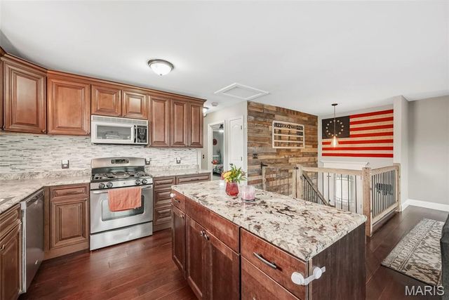 113 El Perro Drive, St Peters, MO 63376