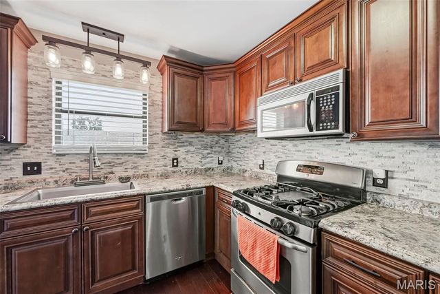 113 El Perro Drive, St Peters, MO 63376