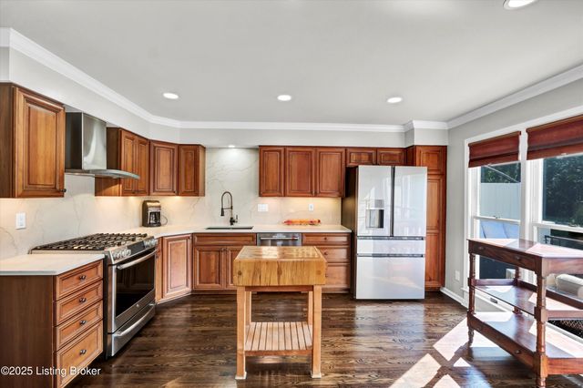 1104 Chamberlain Hill Rd, Louisville, KY 40207