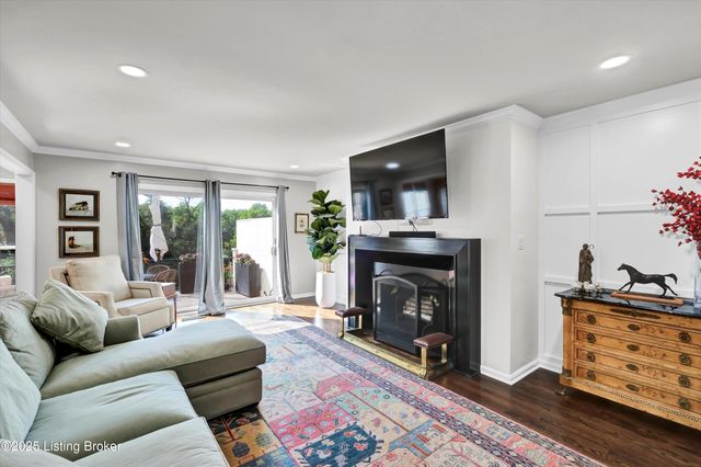 1104 Chamberlain Hill Rd, Louisville, KY 40207