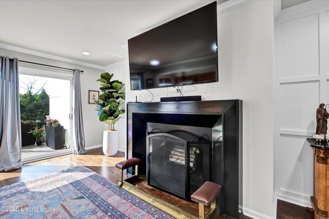 1104 Chamberlain Hill Rd, Louisville, KY 40207