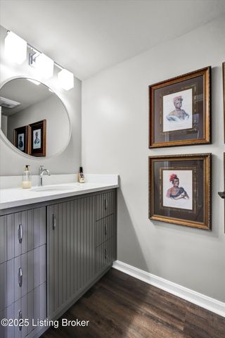 1104 Chamberlain Hill Rd, Louisville, KY 40207