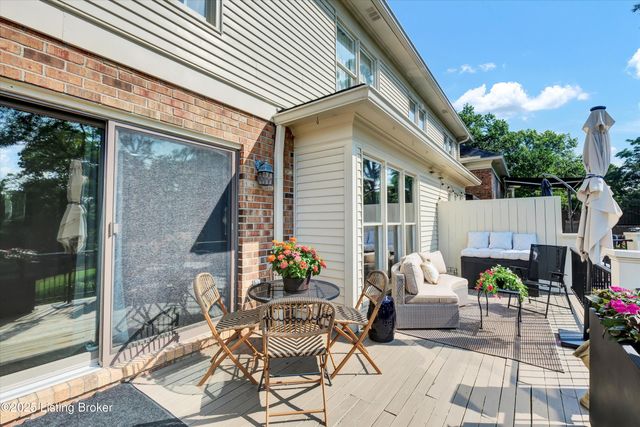 1104 Chamberlain Hill Rd, Louisville, KY 40207