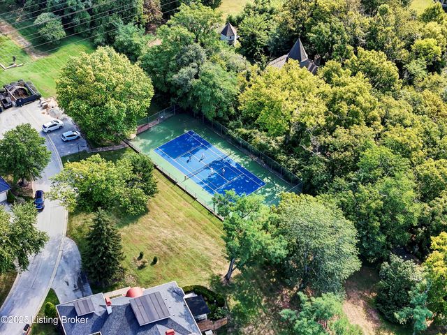 1104 Chamberlain Hill Rd, Louisville, KY 40207