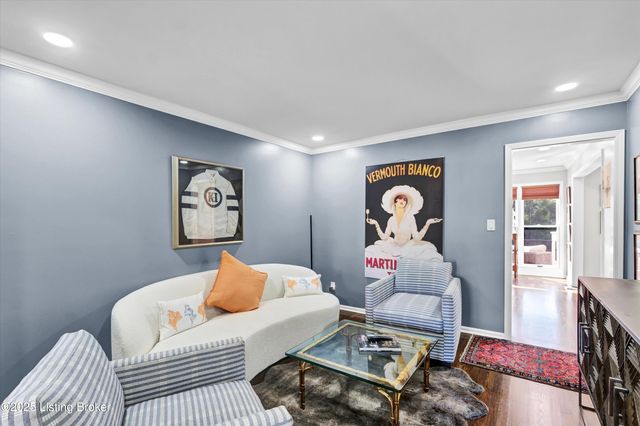 1104 Chamberlain Hill Rd, Louisville, KY 40207