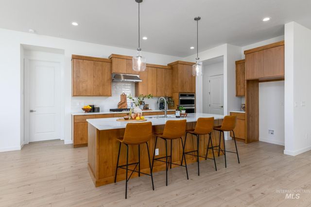 1014 W Switchgrass Dr, Meridian, ID 83642