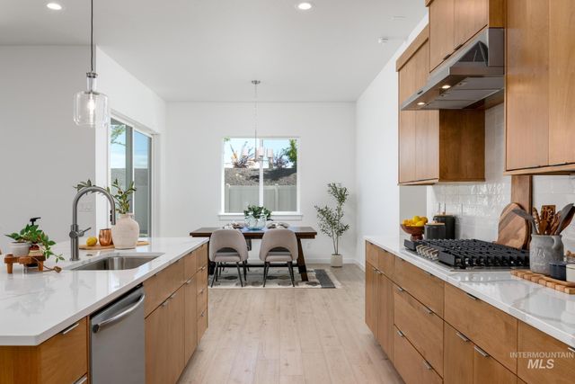1014 W Switchgrass Dr, Meridian, ID 83642