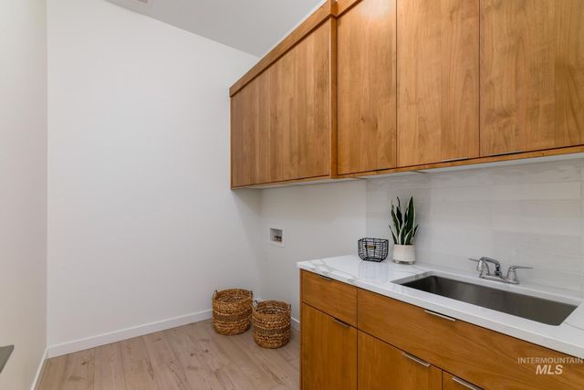 1014 W Switchgrass Dr, Meridian, ID 83642