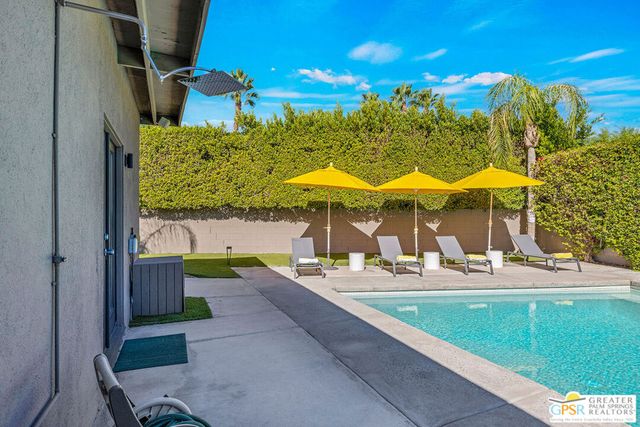 1111 E Tachevah Drive, Palm Springs, CA 92262
