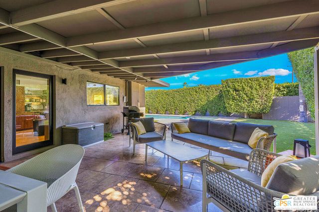 1111 E Tachevah Drive, Palm Springs, CA 92262