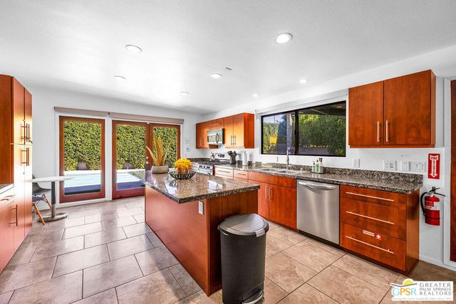 1111 E Tachevah Drive, Palm Springs, CA 92262