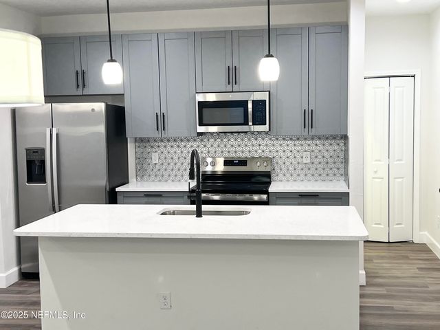 2122 W 2ND Street, Jacksonville, FL 32209