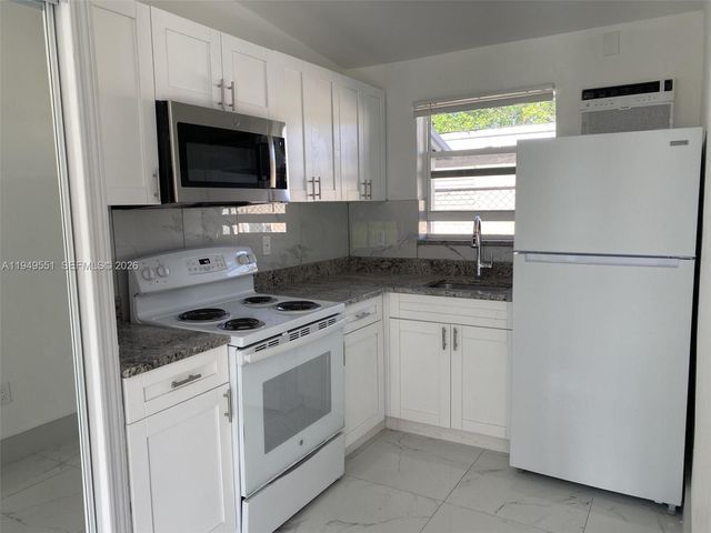 6045 Buchanan Street 1, Hollywood, FL 33024