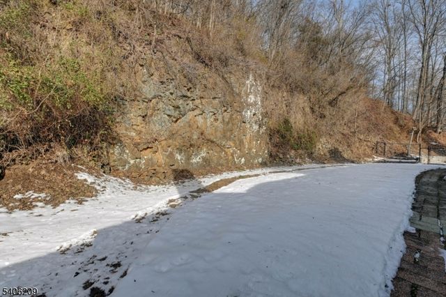 62 Pine Brook Rd, Lincoln Park Boro, NJ 07035