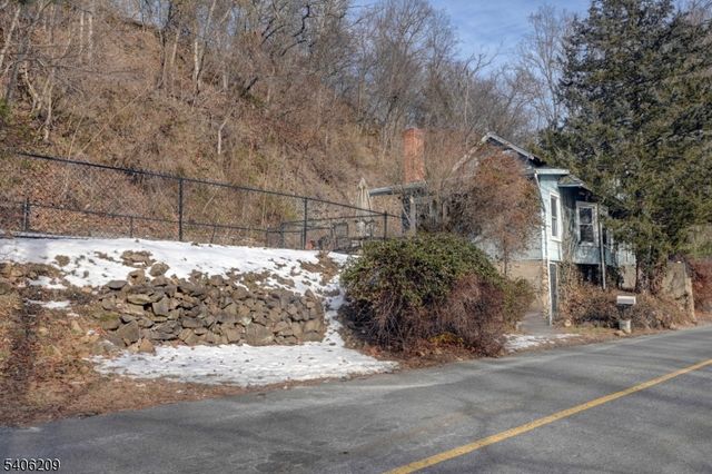 62 Pine Brook Rd, Lincoln Park Boro, NJ 07035