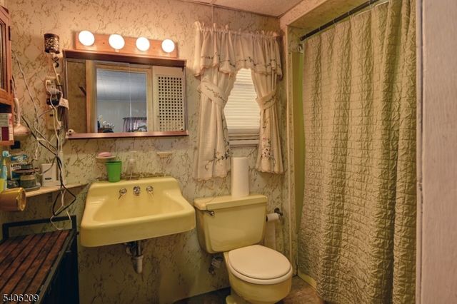 62 Pine Brook Rd, Lincoln Park Boro, NJ 07035