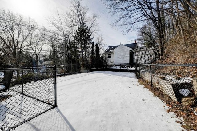 62 Pine Brook Rd, Lincoln Park Boro, NJ 07035