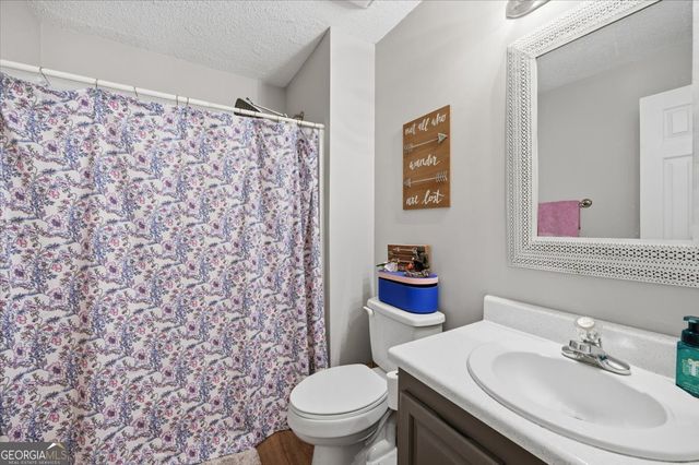 129 Royal Lane, Gray, GA 31032