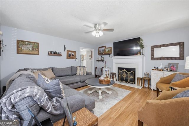 129 Royal Lane, Gray, GA 31032