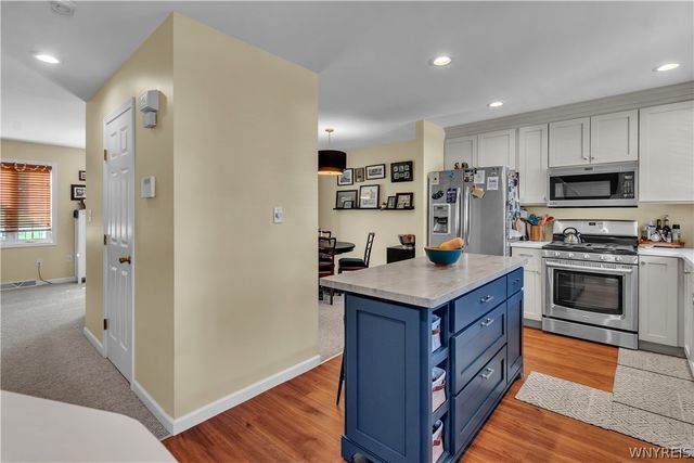 121 Slate Bottom Drive, Lancaster, NY 14043