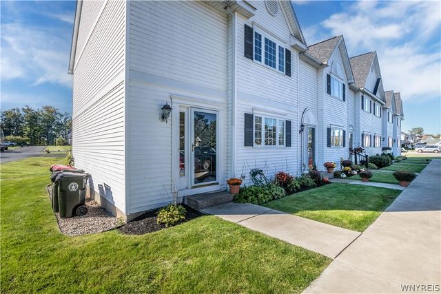 121 Slate Bottom Drive, Lancaster, NY 14043