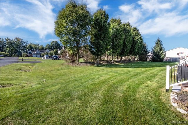 121 Slate Bottom Drive, Lancaster, NY 14043