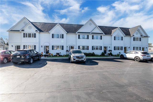121 Slate Bottom Drive, Lancaster, NY 14043