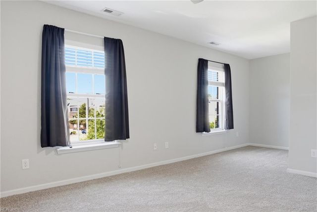 208 Breccia LN, Virginia Beach, VA 23462