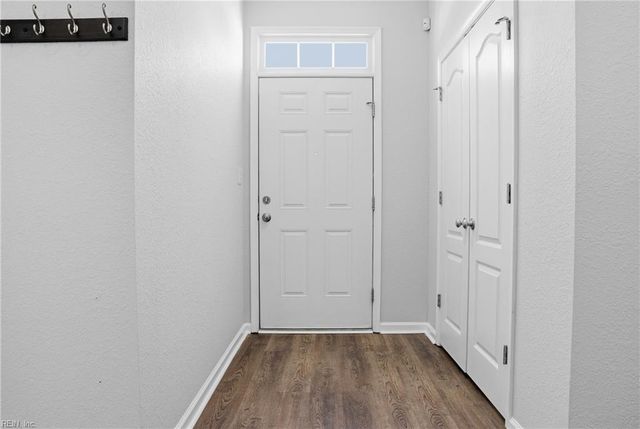 208 Breccia LN, Virginia Beach, VA 23462