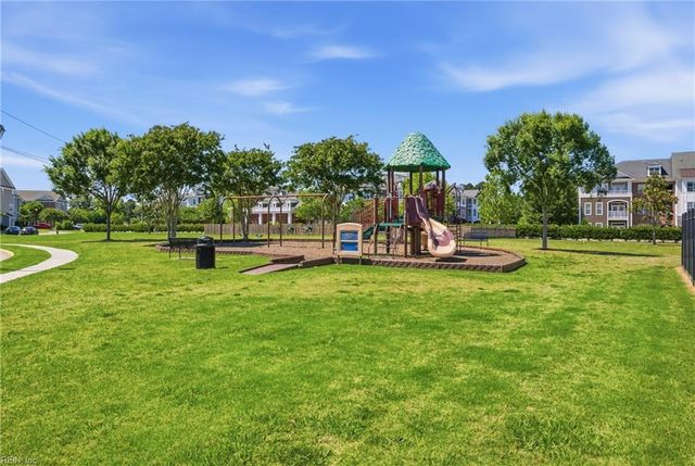 208 Breccia LN, Virginia Beach, VA 23462