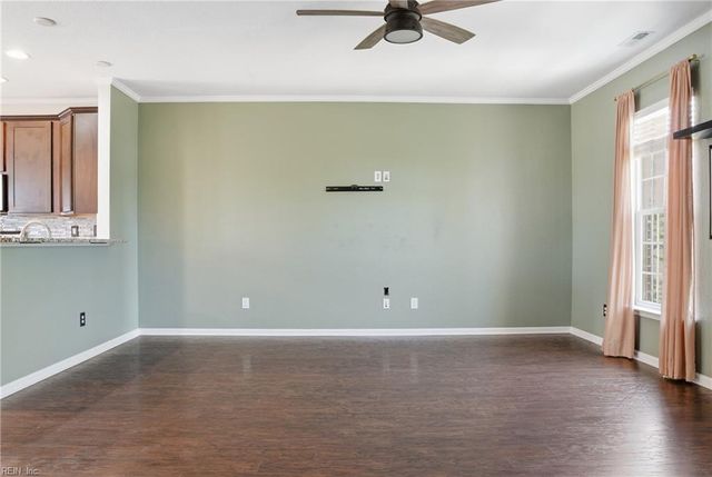 208 Breccia LN, Virginia Beach, VA 23462