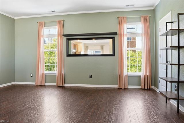 208 Breccia LN, Virginia Beach, VA 23462