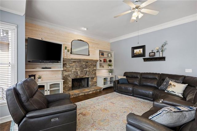 1027 Creek Side Drive, Canton, GA 30115