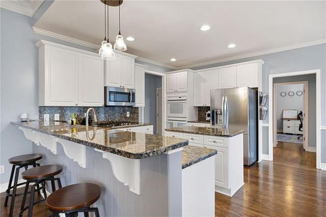 1027 Creek Side Drive, Canton, GA 30115