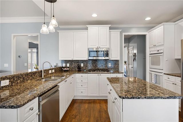 1027 Creek Side Drive, Canton, GA 30115