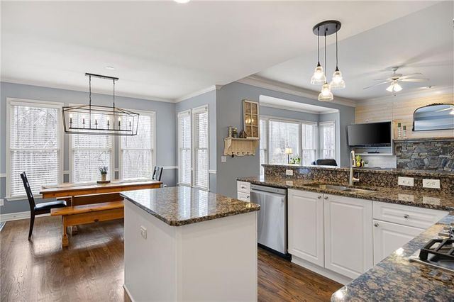 1027 Creek Side Drive, Canton, GA 30115