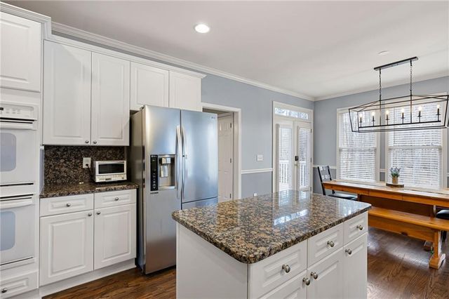 1027 Creek Side Drive, Canton, GA 30115