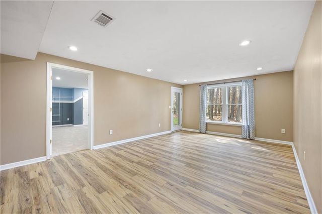 1027 Creek Side Drive, Canton, GA 30115