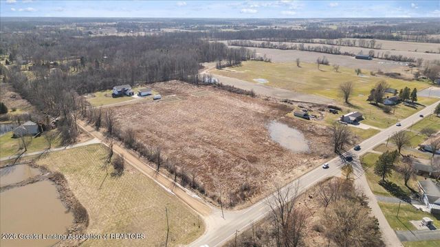 10875 N Royston Road, Grand Ledge, MI 48837