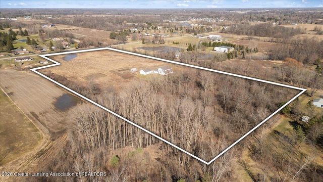 10875 N Royston Road, Grand Ledge, MI 48837