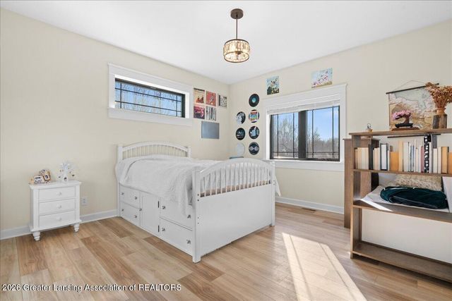 10875 N Royston Road, Grand Ledge, MI 48837