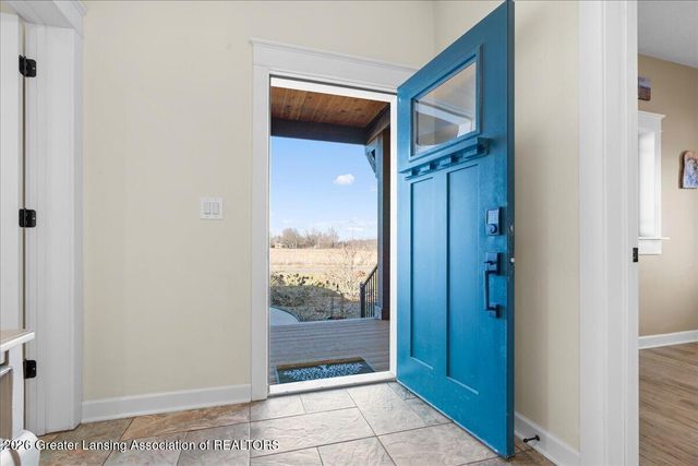 10875 N Royston Road, Grand Ledge, MI 48837