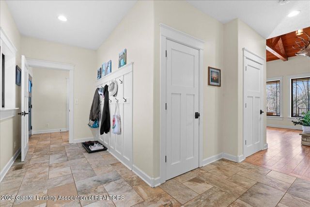 10875 N Royston Road, Grand Ledge, MI 48837