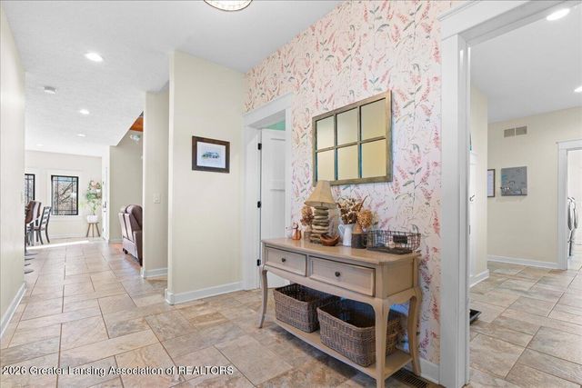 10875 N Royston Road, Grand Ledge, MI 48837