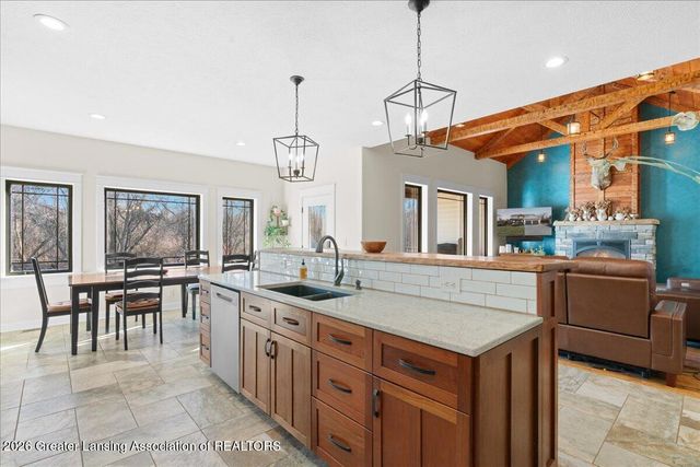 10875 N Royston Road, Grand Ledge, MI 48837