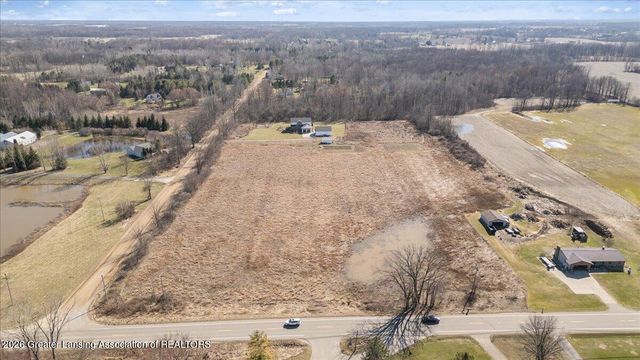 10875 N Royston Road, Grand Ledge, MI 48837