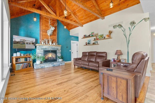 10875 N Royston Road, Grand Ledge, MI 48837