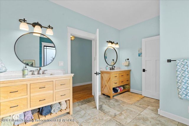 10875 N Royston Road, Grand Ledge, MI 48837