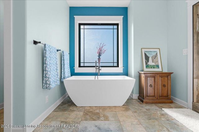 10875 N Royston Road, Grand Ledge, MI 48837